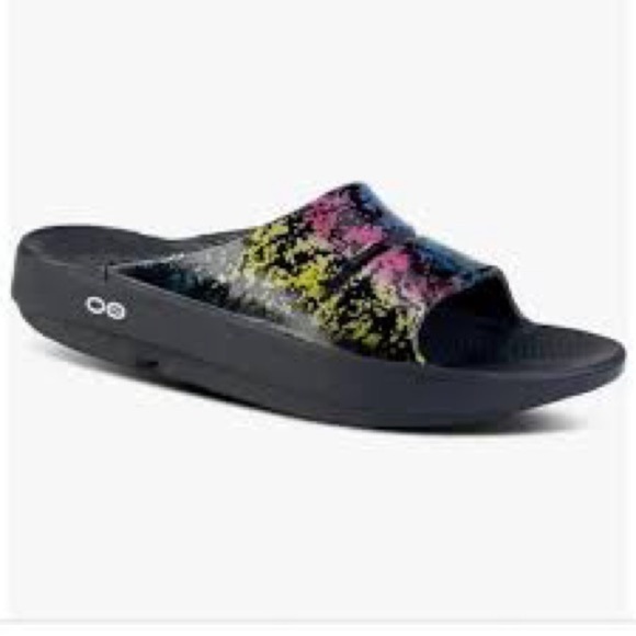 Oofos Ooahh slides recovery sandals black multicolored metallic design unisex - Picture 1 of 6